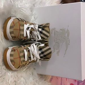 Kids Burberry sneakers